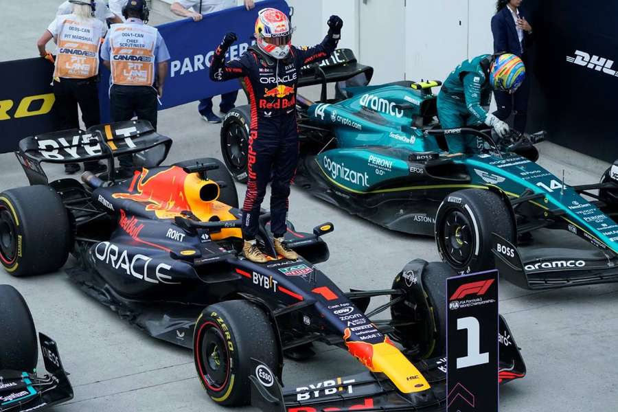 Max Verstappen comemora após vencer o Grande Prémio de Fórmula 1 do Canadá