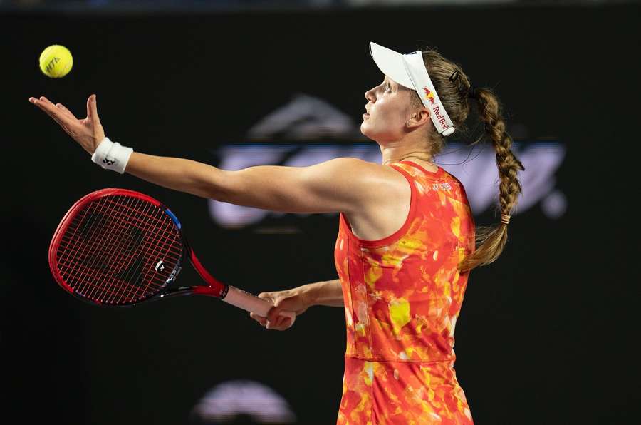 Rybakinová si opět pomohla jedním vítězným tie-breakem.