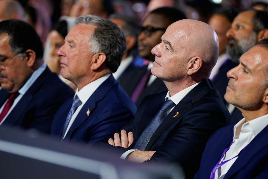 FIFA-Chef Gianni Infantino (r.) könnte seinen Einfluss auf Trump nutzen, um einen Einsatz der ICE womöglich auszusetzen