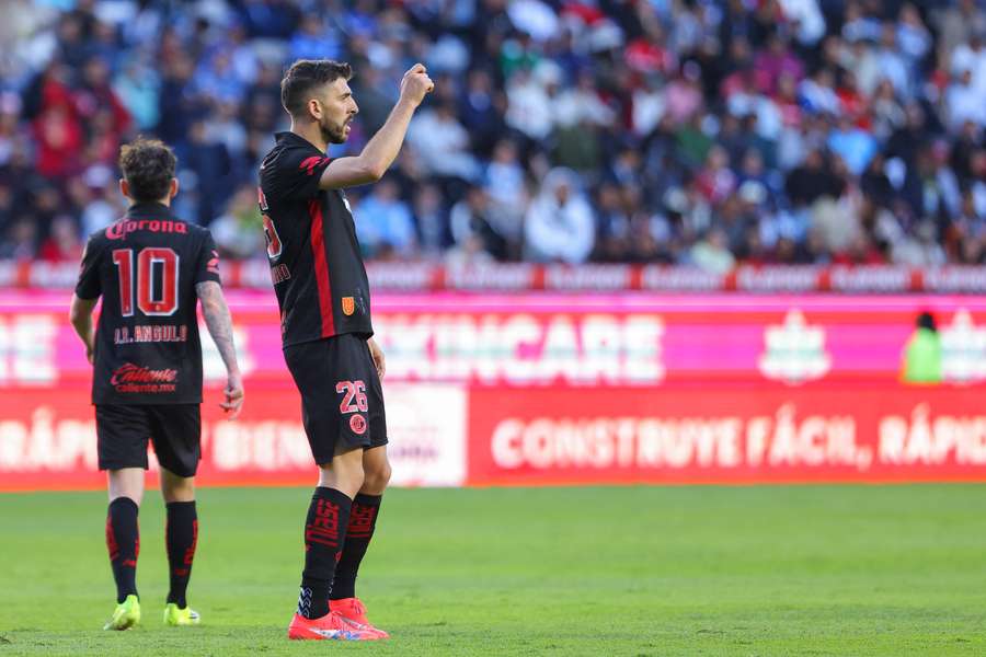 Paulinho tem estado em evidência no Toluca