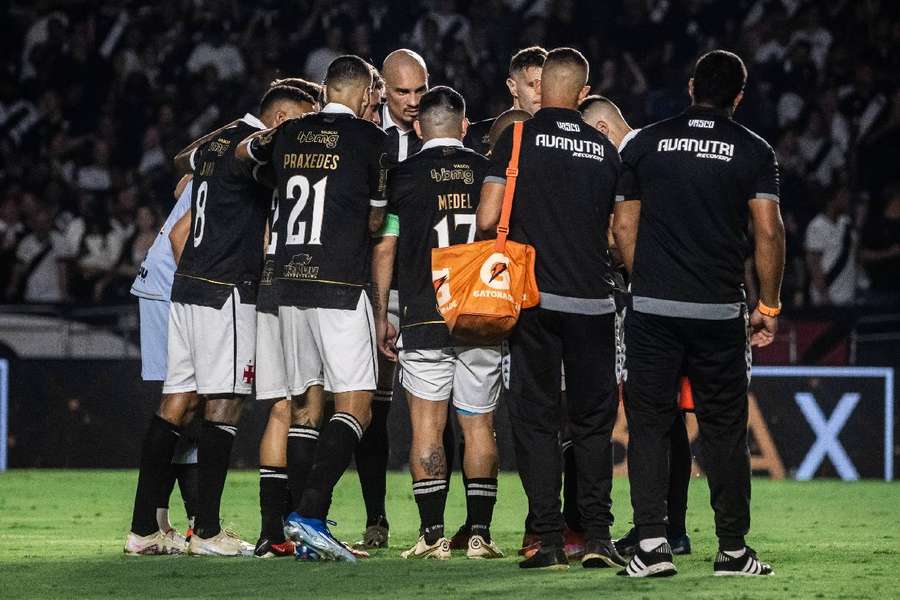 Jogadores vascaínos foram testados em jogo duríssimo contra o Bragantino