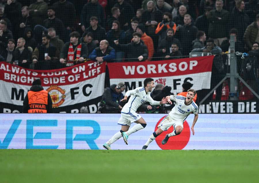 FC Copenhagen's Sweden’s forward #40 Roony Bardghji (L) celebrates after scoring the