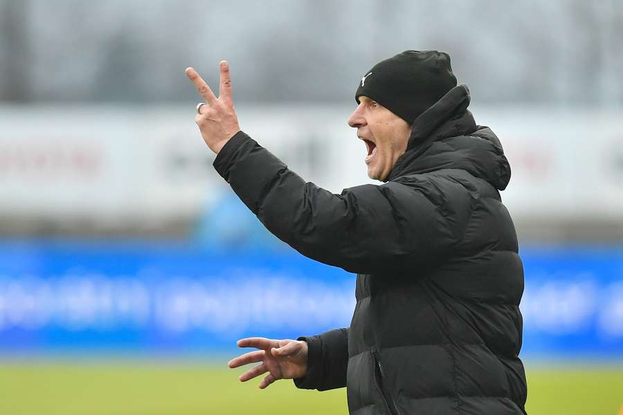 Trenér Slovácka Roman Skuhravý.