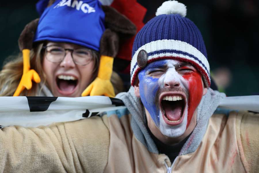 Fani francezi sărbătoresc victoria în fața Angliei