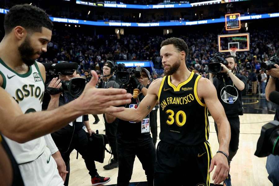Curry et les Warriors ont gagné le choc de la nuit.