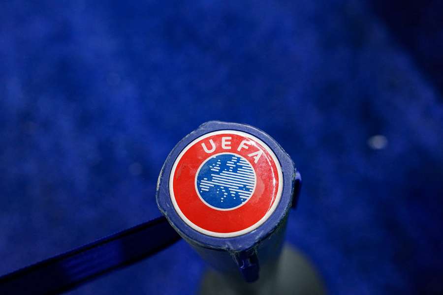 Il logo UEFA Il logo UEFA