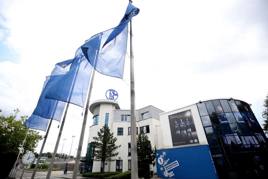 Schalke strebt den Aufstieg in die Bundesliga an Schalke strebt den Aufstieg in die Bundesliga an