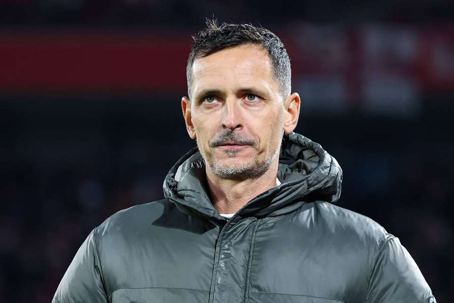 Dino Toppmöller holt seine Jungs auf den Boden der Tatsachen zurück.