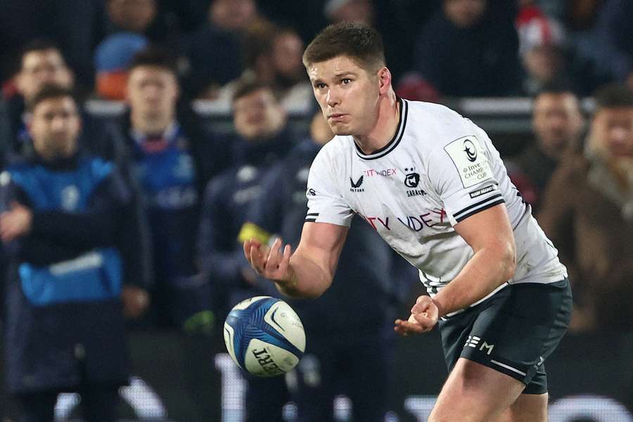 Saracens' English fly-half and captain Owen Farrell 