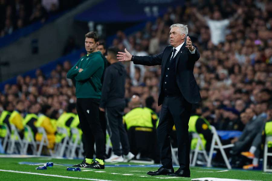 Carlo Ancelotti durante el Real Madrid-Milan