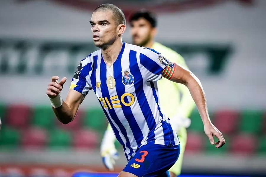 Pepe z kontuzją przed samym meczem, Porto bez kapitana