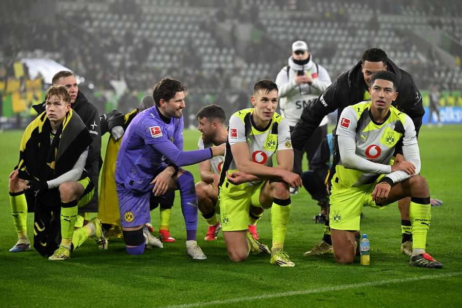 Borussia Dortmund hat am Samstag einen glücklichen Sieg in Wolfsburg gefeiert.