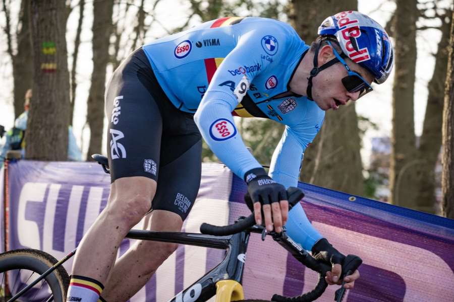 Holenderski kolarz Mathieu van der Poel wraca do wyścigów na szosie
