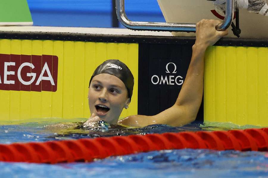 Canada's Summer McIntosh celebrates after winning the women's 200m butterfly final