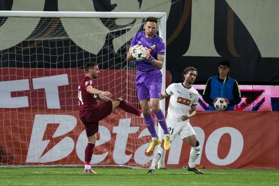 Goalkeeper Etrit Berisha made seven saves for Hacken 