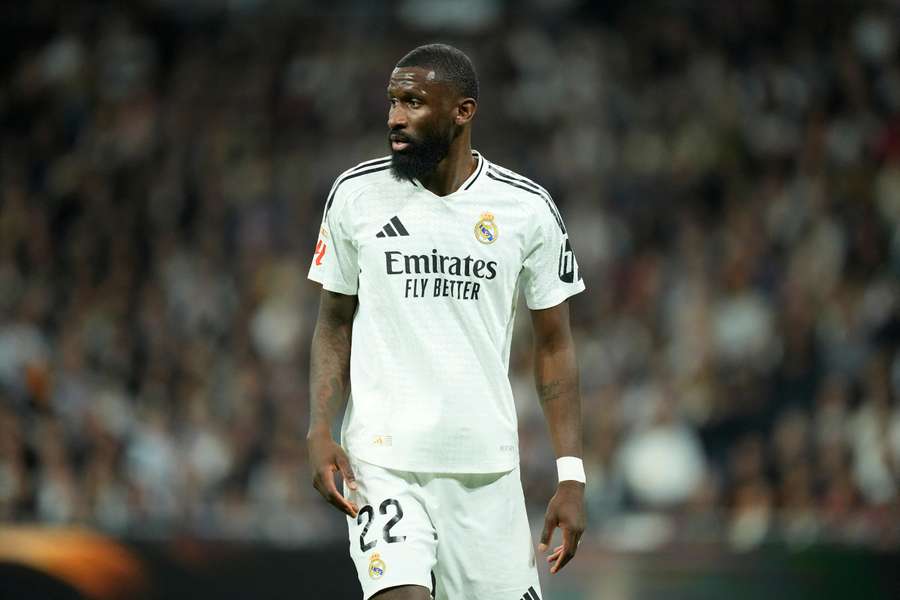 Rüdiger acabó con molestias físicas ante el Barça