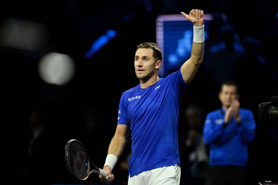 Casper Ruud del Team Europe festeggia dopo aver vinto la sua partita di singolare contro Francisco Cerundolo del Team World