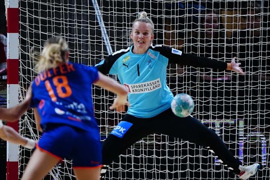 Sandra Toft har problemer med knæet før EM