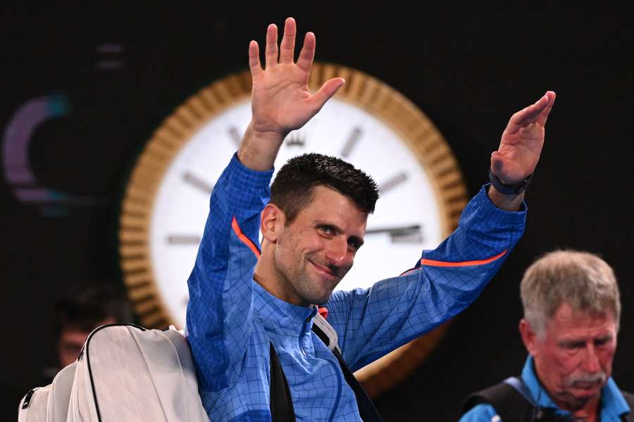 Novak Djokovic jubler efter sejren over Tommy Paul ved Australian Open. Novak Djokovic jubler efter sejren over Tommy Paul ved Australian Open.