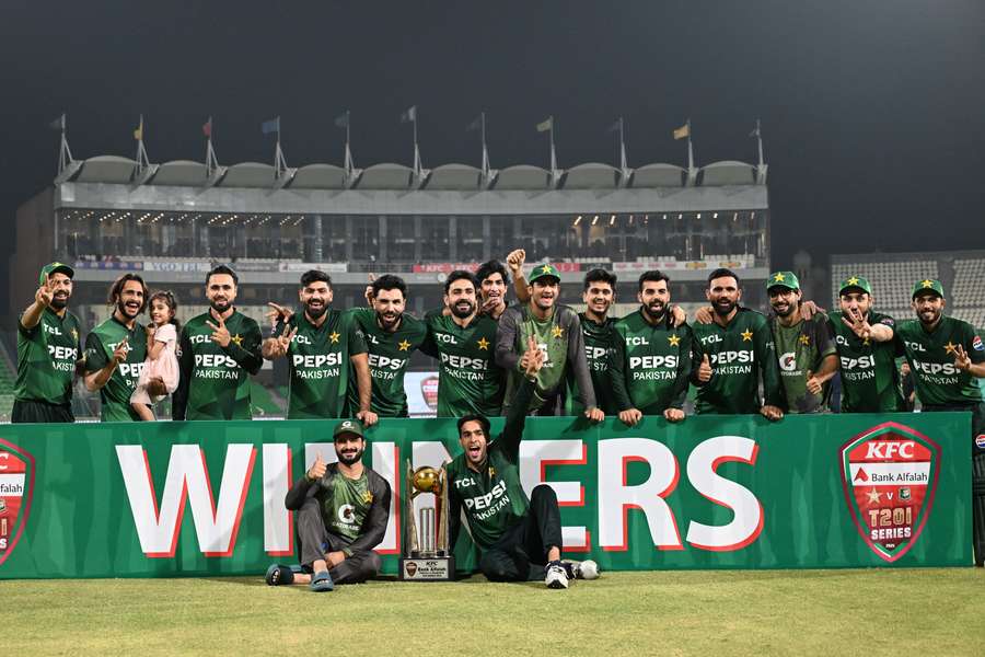 Pakistan dominated Bangladesh in Twenty20 cricket play completing a sweep.