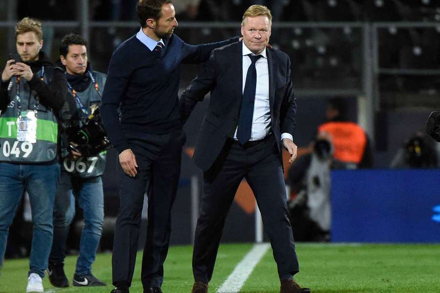 Gareth Southgate com Ronald Koeman