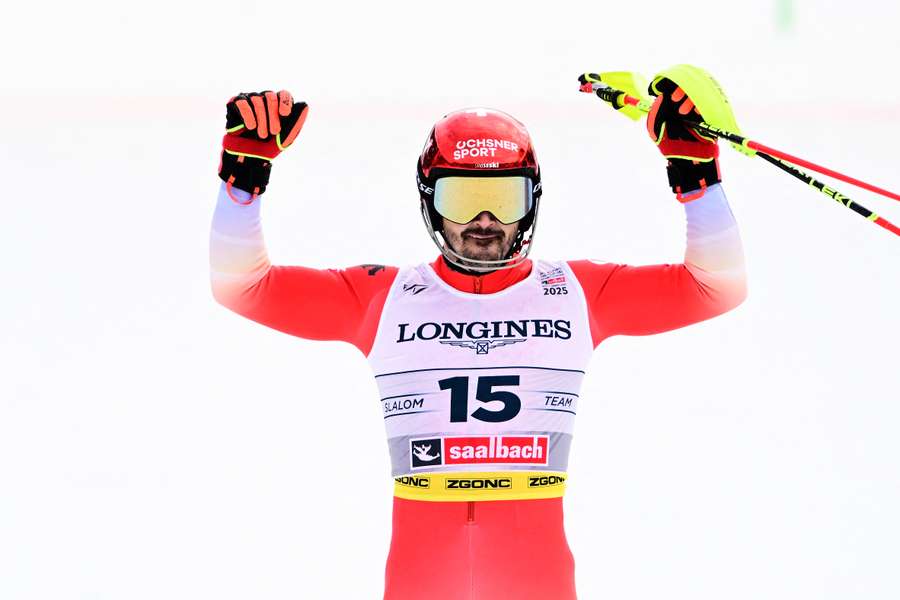 Franjo van Allmen und Loic Mellard haben die Gold-Medaille in der Team-Kombination eingefahren.