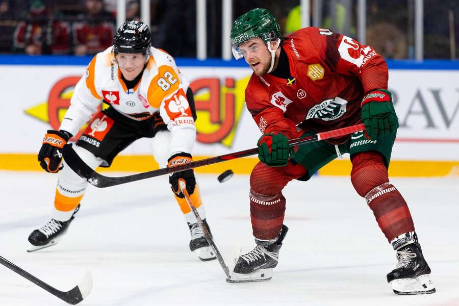 Samuel Fagemo (right) scored twice in Frolunda's win Samuel Fagemo (right) scored twice in Frolunda's win
