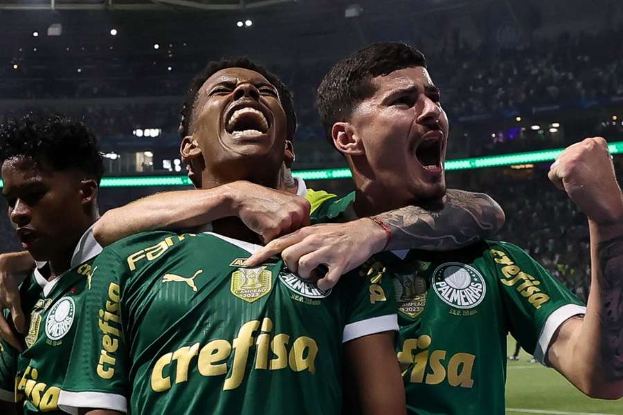 Estêvão marcou seu segundo gol pelo time principal do Palmeiras