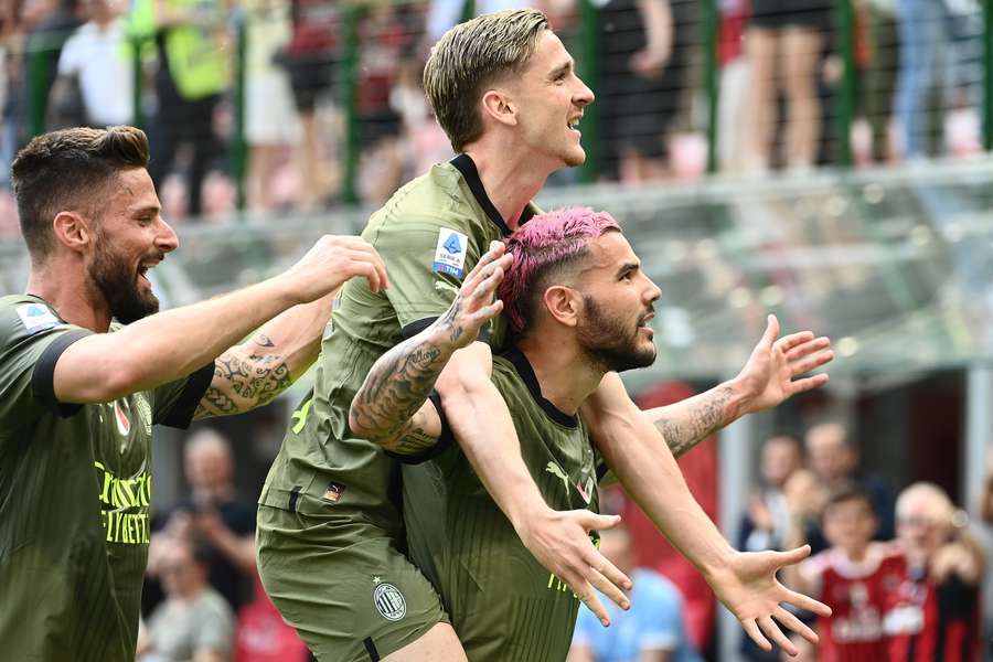 AC Milan trece de Lazio cu 2-0