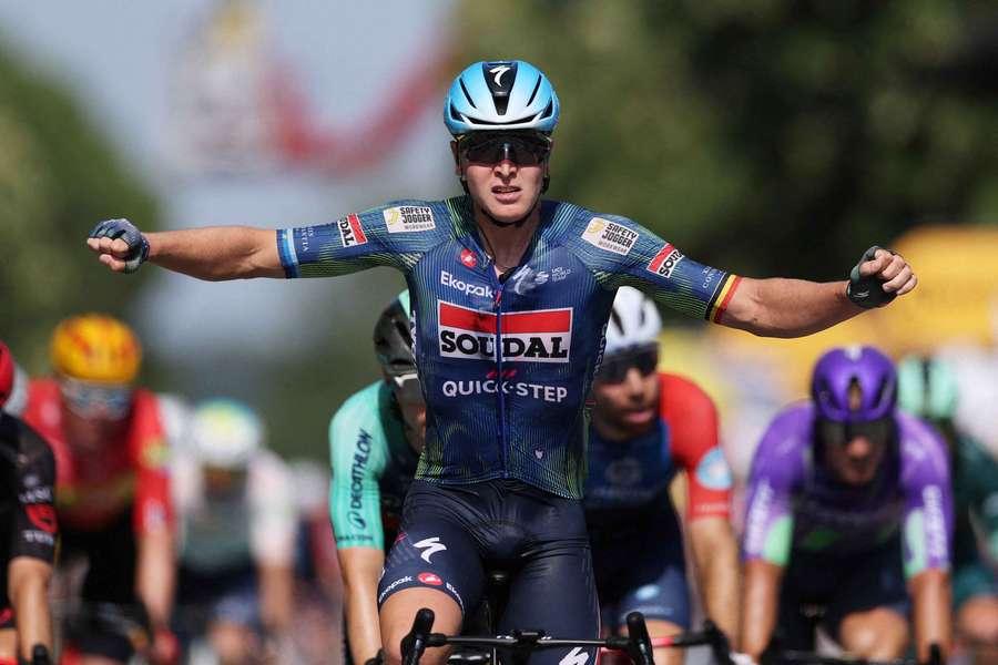 Tim Merlier na Tour slaví vítězný double. Tim Merlier na Tour slaví vítězný double.