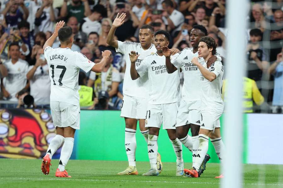 El Real Madrid celebra el gol de Vinicius