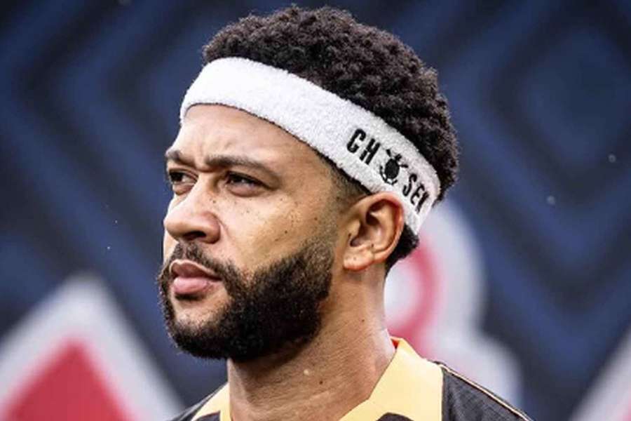 Memhis Depay chce rozvázat spolupráci s Corinthians