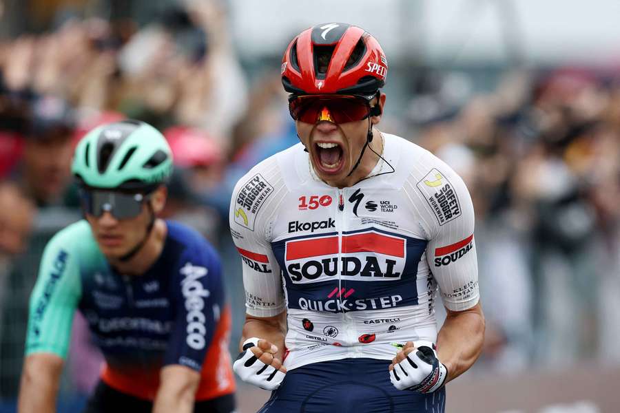 Magnier a jeho radost z vítězství v první etapě Giro d'Italia.