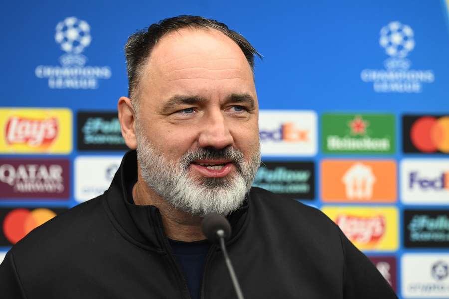 Trpišovský během tiskové konference.