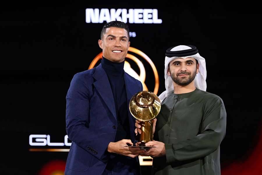 CR7 venceu o prêmio de "melhor artilheiro" no Globe Soccer Awards