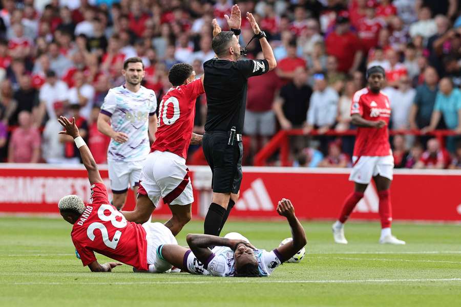 Danilo sofreu lesão grave no jogo com o Bournemouth