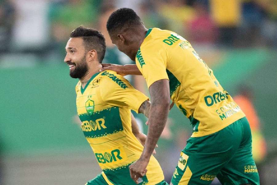 Clayson anotou para os donos da casa