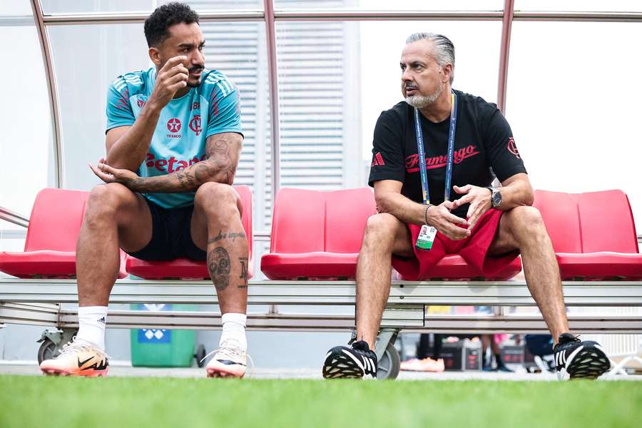 Boto (dir.) ao lado de Danilo, ex-Juventus