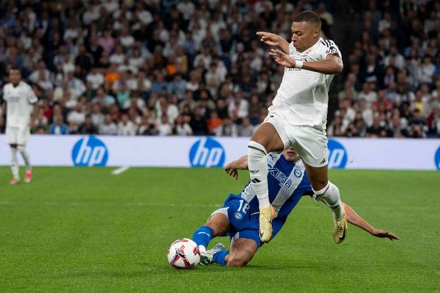 Athletic Bilbao Agirrezabala explains guessing right to deny Mbappe penalty in victory over Real Madrid