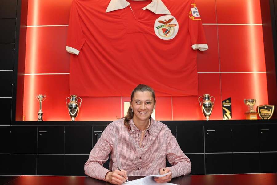 Lena Pauels renovou com o Benfica até 2027