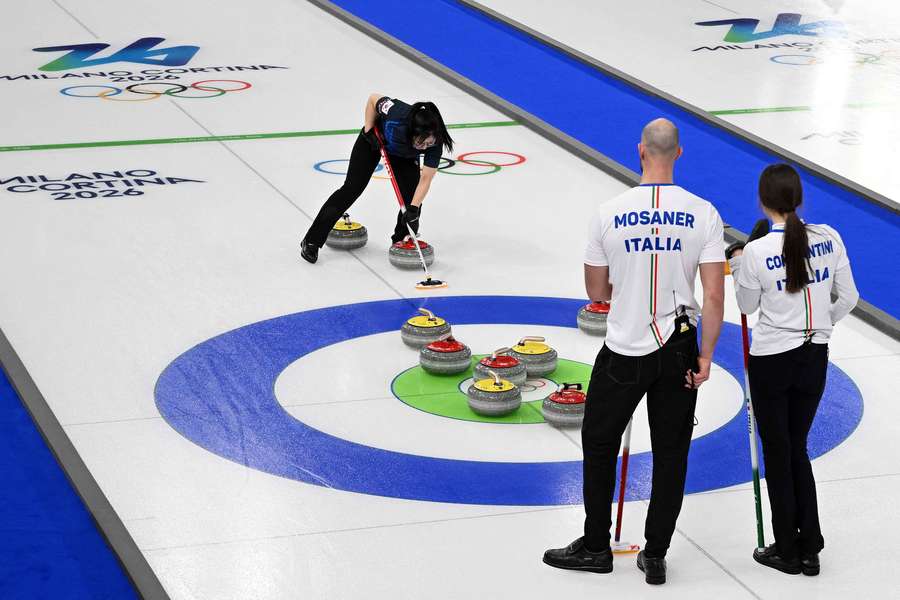 La coppia azzurra, Constantini-Mosaner, durante la gara contro la Corea La coppia azzurra, Constantini-Mosaner, durante la gara contro la Corea