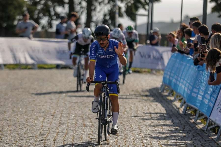 Francisco Campos é o primeiro líder do Grande Prémio O Jogo de ciclismo