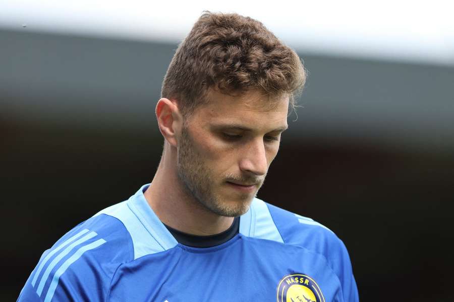 West Ham launch bid to sign Brazil goalkeeper Bento West Ham launch bid to sign Brazil goalkeeper Bento