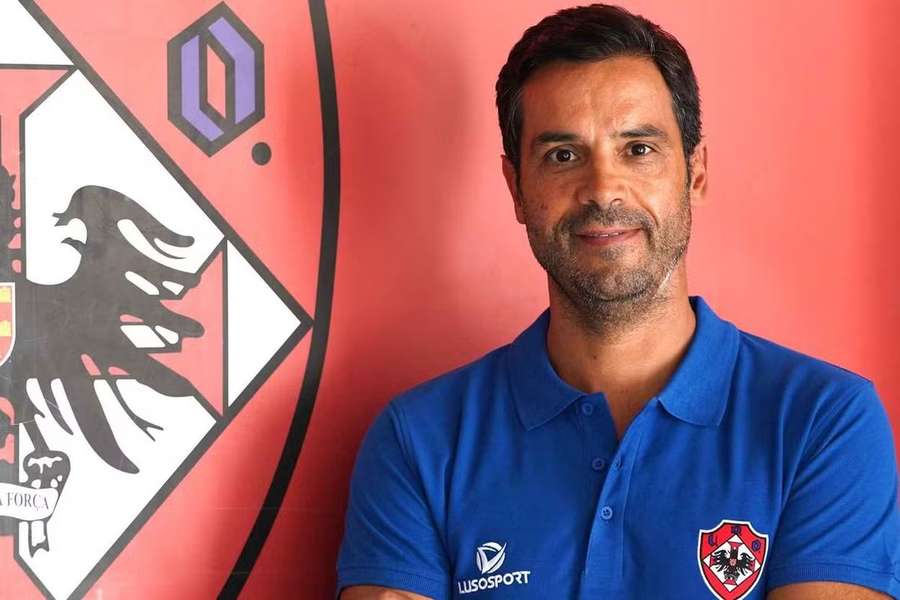 Nuno Resende cumpria a segunda época na Oliveirense
