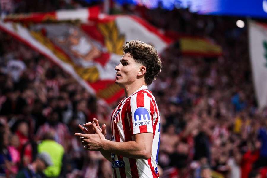 Diego Simeone says Julian Alvarez will not leave the club Diego Simeone says Julian Alvarez will not leave the club