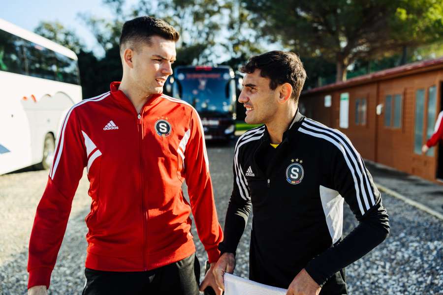 Jan Frantl (vlevo) s bývalým hráčem Sparty Qazimem Lacim