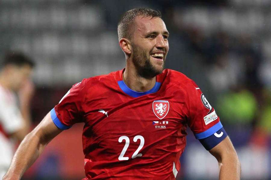 Stále není jasné, zda Souček přijde o kapitánskou pásku na jeden duel, či trvale.