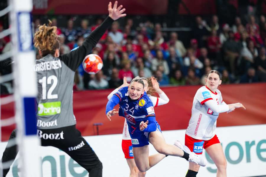 Les Bleues butent sur les Danoises.