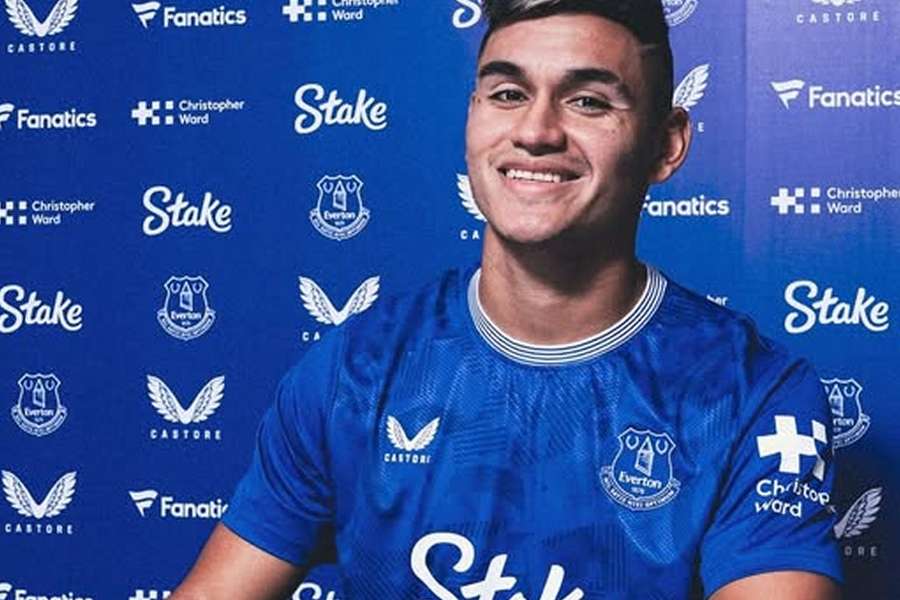 Everton midfielder Alcaraz happy with first weeks on Merseyside