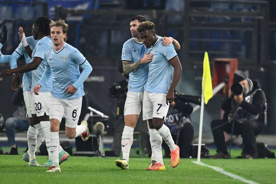 La Lazio celebra su primer gol La Lazio celebra su primer gol